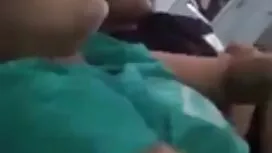 Cô già, tóc vàng, bạ ...
