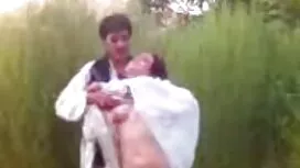 Một xinh đẹp, duyên  ...