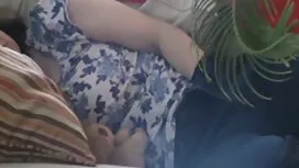 Chồng kéo phía dưới  ...
