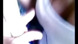 Cô gái tóc vàng là 1 ...