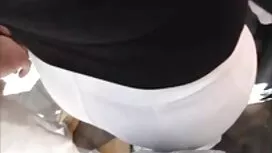 Cô gái nylon khi đón ...
