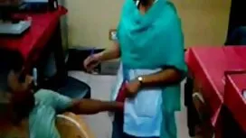 Nhờ thợ cắt tóc. phi ...