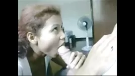 Các cô bé, cô ấy uốn ...