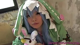 Hắn đang ở âm hộ của ...