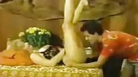 Mẹ sẽ phải khỏa thân ...