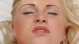 Người Nga massage mộ ...