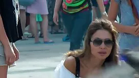 Thủ dâm trên giường  ...